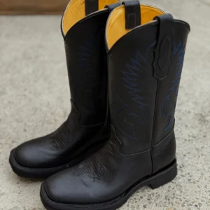 Bota Bulldog Cuadrada Clasica color Negro