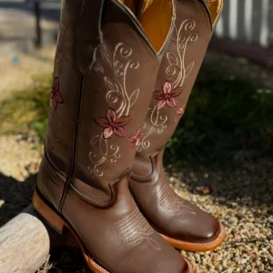 Bota Bulldog Cuadrada Flores - Cafe