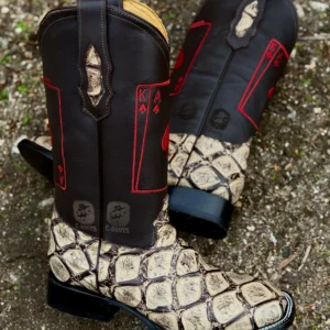 Bota Bulldog Cuadrada Imitacion pescado pirarucu, barajas rojas color Cafe claro
