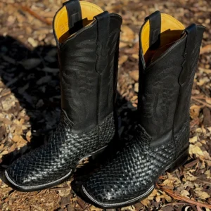 Bota Bulldog Cuadrada Petatillo Color Negro