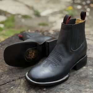 Botin Bulldog Cuadrado Clasico Negro