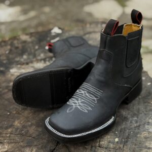 Botin Bulldog Cuadrado Piel de Res Color Negro
